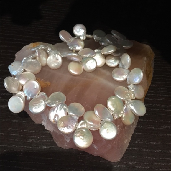 Jewelry - Brand New Beautiful Button Pearl Necklace
